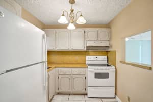 9460 Sunrise Lakes Boulevard, Sunrise, FL 33322 - MLS#B26015929