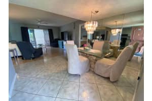 715 Lori Drive, Palm Springs, FL 33461 - MLS#B26015931