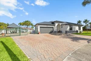 20300 129th Place, Miami, FL 33177 - MLS#B26015937