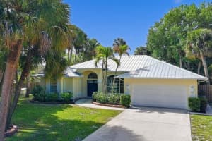 612 6th Street, Stuart, FL 34994 - MLS#B26015979