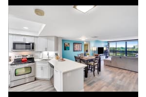 2400 Presidential Way, West Palm Beach, FL 33401 - MLS#B26016094