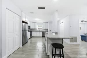 586 Laconia Circle, Lake Worth, FL 33467 - MLS#B26016109