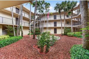 5280 Las Verdes Circle, Delray Beach, FL 33484 - MLS#B26016184