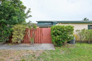 1091 Manor Drive, Palm Springs, FL 33461 - MLS#B26016201