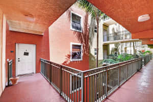 1610 Presidential Way, West Palm Beach, FL 33401 - MLS#B26016229