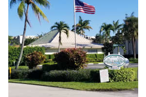 638 Snug Harbor Drive, Boynton Beach, FL 33435 - MLS#B26016242