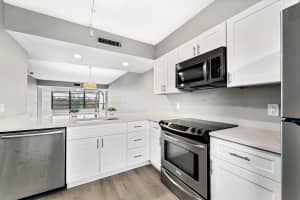 3636 Whitehall Drive, West Palm Beach, FL 33401 - MLS#B26016343