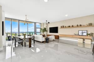 220 Lake Shore Drive, Lake Park, FL 33403 - MLS#B26016390