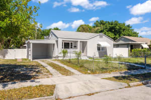 933 30th Court, West Palm Beach, FL 33407 - MLS#B26016589