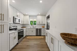 8781 Virginia Avenue, Palm Beach Gardens, FL 33418 - MLS#B26016673