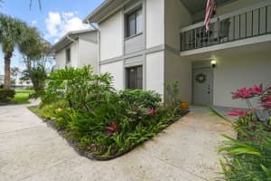 2233 22nd Avenue, Stuart, FL 34994 - MLS#B26016698