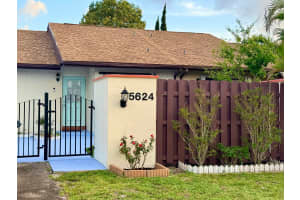 5624 Biscayne Drive, Greenacres, FL 33463 - MLS#B26016783