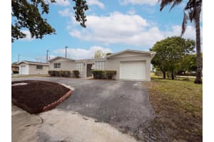 820 78th Avenue, Pembroke Pines, FL 33024 - MLS#B26016829