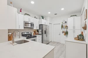 3875 Tree Top Drive, Weston, FL 33332 - MLS#B26016942