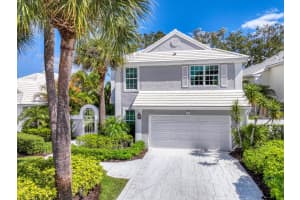 16 Windsor Lane, Palm Beach Gardens, FL 33418 - MLS#B26016975