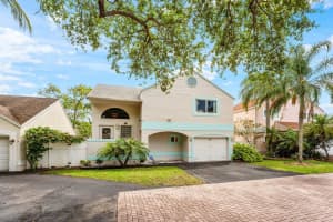 331 101st Terrace, Pembroke Pines, FL 33026 - MLS#B26017002