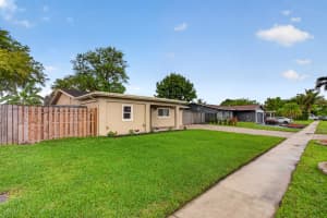 8122 73rd Avenue, Tamarac, FL 33321 - MLS#B26017011
