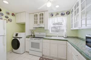 112 Lake Anne Drive, West Palm Beach, FL 33411 - MLS#B26017026