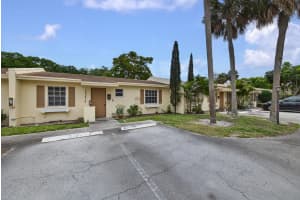 3004 69th Court, Fort Lauderdale, FL 33309 - MLS#B26017145