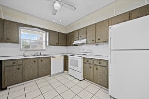 104 Amherst Lane, Lake Worth, FL 33467 - MLS#B26017235