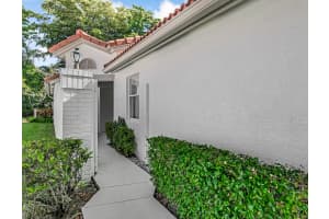 9758 Harbour Lake Circle, Boynton Beach, FL 33437 - MLS#B26017252