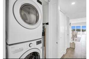 3080 47th Court, Fort Lauderdale, FL 33308 - MLS#B26017289