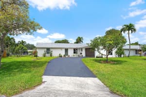 9831 Hyacinth Cir Circle, Palm Beach Gardens, FL 33410 - MLS#B26017292