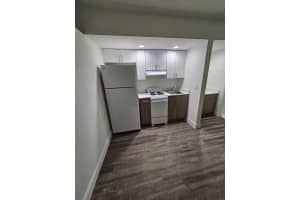 18335 Nw 68 Avenue 790-104a, Hialeah, Fl 33015, Hialeah
