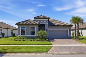 1511 Goblet Cove Street, Kissimmee, FL 34746 - MLS#B26017300