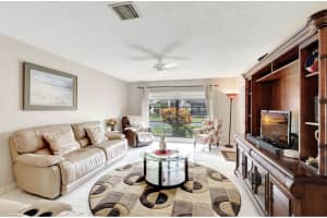 4660 Greentree Place, Boynton Beach, FL 33436 - MLS#B26017309