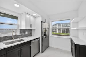 896 Federal Highway, Lantana, FL 33462 - MLS#B26017348