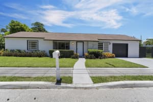 2301 Ridgeway Avenue, West Palm Beach, FL 33401 - MLS#B26017369