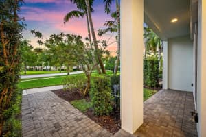 7085 Edison Place, Palm Beach Gardens, FL 33418 - MLS#B26017399