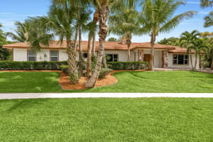 21 Whispering Oaks Circle, West Palm Beach, FL 33411 - MLS#B26017453