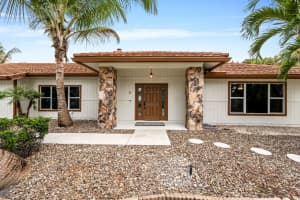 21 Whispering Oaks Circle, West Palm Beach, FL 33411 - MLS#B26017453