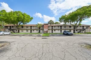 6001 Shakerwood Circle, Tamarac, FL 33319 - MLS#B26017464