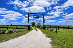 8121 58th Lane, Okeechobee, FL 34972 - MLS#B26017484