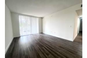 18335 68 Avenue, Hialeah, FL 33015 - MLS#B26017512