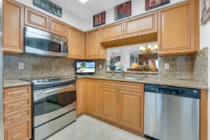 7351 Kinghurst Drive, Delray Beach, FL 33446 - MLS#B26017605