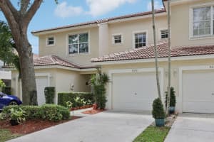 9070 Tremezzo Lane, Boynton Beach, FL 33472 - MLS#B26017658