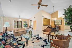 10215 Boca Woods Lane, Boca Raton, FL 33428 - MLS#B26017706