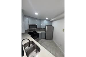 9405 Fontainebleau Boulevard, Miami, FL 33172 - MLS#B26017725