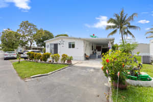 2961 52nd Terrace, Davie, FL 33314 - MLS#B26017800