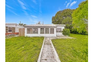 17590 19th Avenue, North Miami Beach, FL 33162 - MLS#B26017817