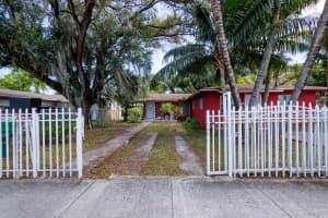 426 166th Street, North Miami Beach, FL 33162 - MLS#B26017827