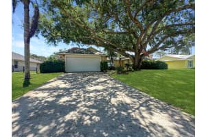 117 Hinchman Avenue, Sebastian, FL 32958 - MLS#B26017870