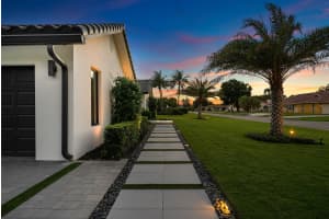 926 35th Court, Boynton Beach, FL 33435 - MLS#B26017909