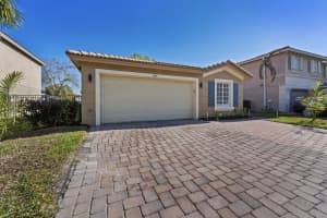 1899 Newport Isles Boulevard, Port Saint Lucie, FL 34953 - MLS#B26017984