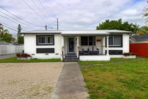 1324 24th Avenue, Hollywood, FL 33020 - MLS#B26018074