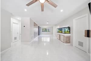 6410 Harding Street, Hollywood, FL 33024 - MLS#B26018123